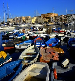 BARCHE da PESCA fotografie di Giulio Azzarello ©2019. BARCHE da PESCA fotografie di Giulio Azzarello ©2019.