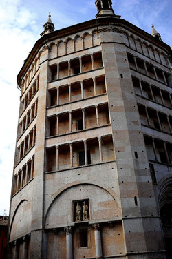 PARMA centro storico. Fotografie di Giulio Azzarello &copy;2016.