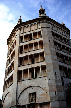 PARMA centro storico. Fotografie di Giulio Azzarello &copy;2016.