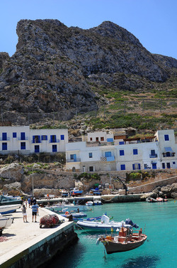 ISOLA DI LEVANZO in Sicilia. Fotografie di Giulio Azzarello &copy;2014.