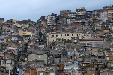 FAVARA in provincia di Agrigento. Fotografie di Giulio Azzarello 2014.