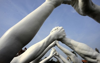 LE MANI DI LORENZO QUENN Biennale di Venezia. Fotografie di Giulio Azzarello &copy;2020.