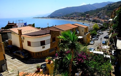 CASTEL di TUSA fotografie di Giulio Azzarello &copy;2019.