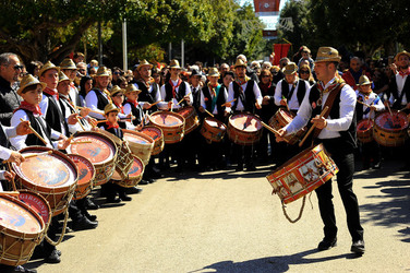 Tamburai siciliani di Agrigento. Fotografie di Giulio Azzarello &copy;2017.