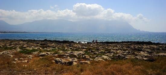 PAESAGGIO SICILIANO di MARE. Fotografia di Giulio Azzarello &copy;2018.