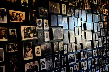 AUSCHWITZ BIRKENAU il percorso della memoria e i documenti. Fotografie di Giulio Azzarello &copy;2016.