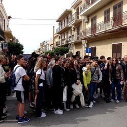 AFROCHE. Fotografie di Giulio Azzarello ©2024. AFROCHE. Fotografie di Giulio Azzarello ©2024.