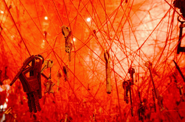 BIENNALE di VENEZIA padiglione giapponese. Foto di Giulio Azzarello &copy;2015 2016. Opera di Chiharu Shiota The KEY in the HAND .