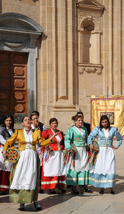 GRUPPO FOLK SICILIANO a Marsala. Fotografie di Giulio Azzarello &copy;2014.
