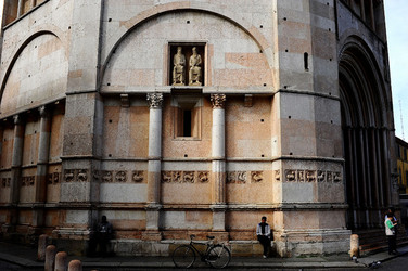 PARMA centro storico. Fotografie di Giulio Azzarello &copy;2016.