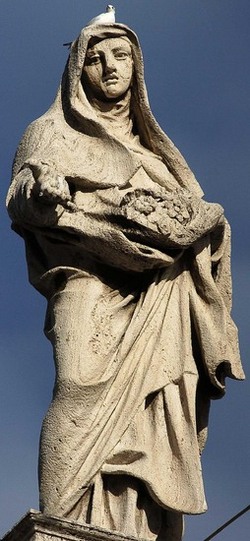LE SCULTURE DI SAN PIETRO sopra il colonnato a Roma. Fotografie di Giulio Azzarello &copy;2014.
