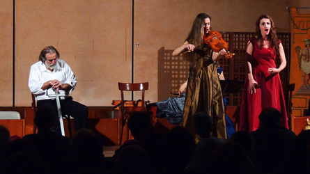 CARLO MAGNO spettacolo epico di e con Mimmo Cuticchio. Fotografie di Giulio Azzarello &copy;2014.