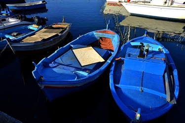BARCHE da PESCA fotografie di Giulio Azzarello ©2019. BARCHE da PESCA fotografie di Giulio Azzarello ©2019.