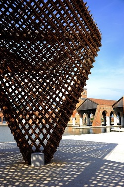 STRUTTURA di LEGNO BIENNALE di ARCHITETTURA di VENEZIA. Foto di G.Azzarello ©2018. STRUTTURA di LEGNO BIENNALE di ARCHITETTURA di VENEZIA. Foto di G.Azzarello ©2018.