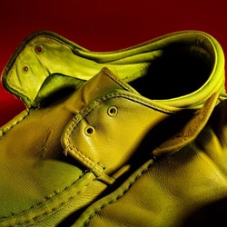 SCARPE. Fotografia di Giulio Azzarello ©2023. SCARPE. Fotografia di Giulio Azzarello ©2023.