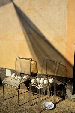 SARA CUTICCHIO e il suo laboratorio per i bambini. Fotografie di Giulio Azzarello &copy;2020.