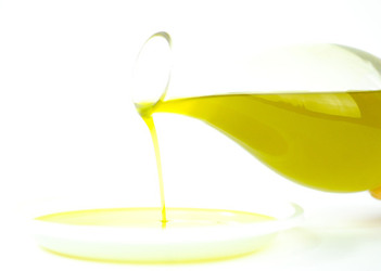 OLIO DI OLIVA di Sicilia. Fotografie di Giulio Azzarello &copy;2016.