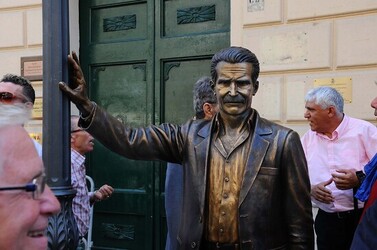 CAMILLERI e MONTALBANO a Porto Empedocle Agrigento . Fotografie di Giulio Azzarello ©2014. CAMILLERI e MONTALBANO a Porto Empedocle Agrigento . Fotografie di Giulio Azzarello ©2014.