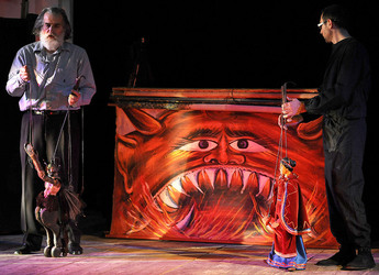 OPERA DEI PUPI di Mimmo Cuticchio in uno spettacolo natalizio a Palermo. Fotografie di Giulio Azzarello ©2014. OPERA DEI PUPI di Mimmo Cuticchio in uno spettacolo natalizio a Palermo. Fotografie di Giulio Azzarello ©2014.
