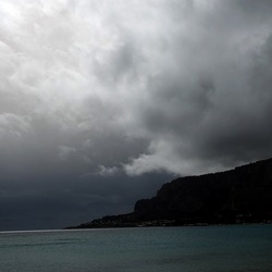 MONDELLO. Fotografie di Giulio Azzarello ©2024. MONDELLO. Fotografie di Giulio Azzarello ©2024.