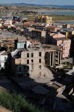 PORTO EMPEDOCLE in Sicilia. Fotografie di Giulio Azzarello &copy;2014.