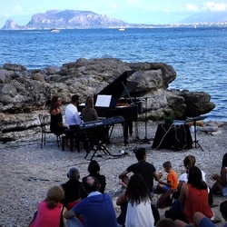 PIANOFORTE fotografie di Giulio Azzarello &copy;2020.