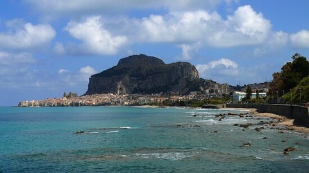 CEFALU e il suo Duomo in Sicilia. Fotografie di Giulio Azzarello &copy;2014.