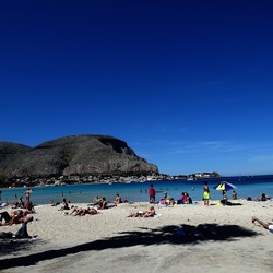 MONDELLO. Fotografie di Giulio Azzarello &copy;2024.