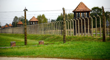 AUSCHIWITZ BIRKENAU il luogo della storia il campo. Fotografie di Giulio Azzarello &copy;2016.