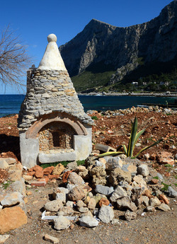 CAPO GALLO riserva marina e naturalistica a Palermo panoramiche e particolari. Fotografie di Giulio Azzarello ©2014. CAPO GALLO riserva marina e naturalistica a Palermo panoramiche e particolari. Fotografie di Giulio Azzarello ©2014.