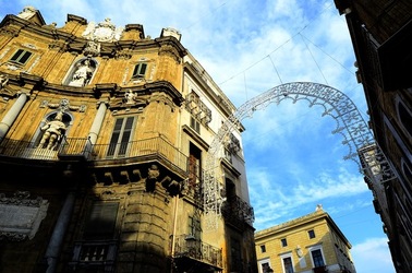 CENTRO STORICO di PALERMO fotografie di Giulio Azzarello &copy;2018.