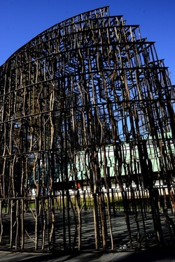 VENEZIA installazione lignea Giardini della Biennale di Arch. Cont. Fotografie di Giulio Azzarello &copy;2022.
