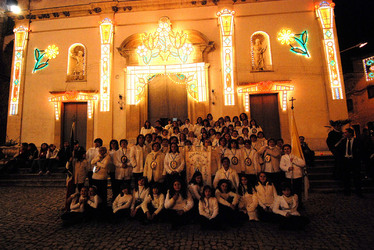PROCESSIONE RELIGIOSA in Sicilia. Fotografie di Giulio Azzarello &copy;2014.