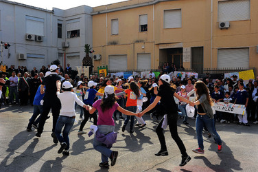 IL MURO DELL ANTIMAFIA e della legalit&agrave; a Partinico in Sicilia. Fotografie di Giulio Azzarello &copy;2014.