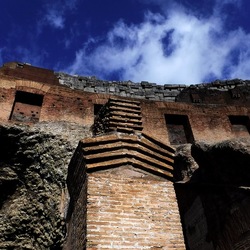 COLOSSEO Roma. Fotografie di Giulio Azzarello ©2020. COLOSSEO Roma. Fotografie di Giulio Azzarello ©2020.