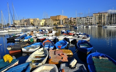 BARCHE da PESCA fotografie di Giulio Azzarello ©2019. BARCHE da PESCA fotografie di Giulio Azzarello ©2019.