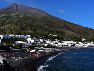 ISOLA di STROMBOLI fotografie di Giulio Azzarello &copy;2020.