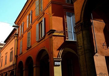BOLOGNA centro storico. Fotografie di Giulio Azzarello &copy;2018.