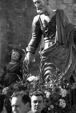 PROCESSIONE RELIGIOSA a Ganci in Sicilia. Fotografie di Giulio Azzarello &copy;2014.