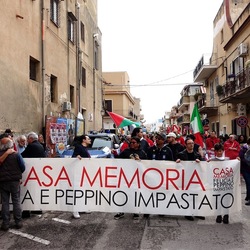 AFROCHE. Fotografie di Giulio Azzarello ©2024. AFROCHE. Fotografie di Giulio Azzarello ©2024.