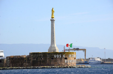 MESSINA città. Fotografie di Giulio Azzarello ©2016.