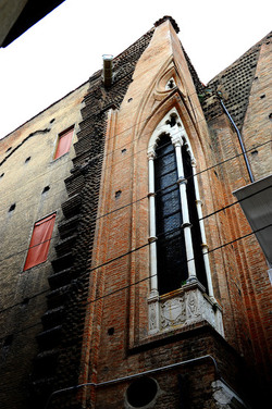 BOLOGNA centro storico. Fotografie di Giulio Azzarello ©2016. BOLOGNA centro storico. Fotografie di Giulio Azzarello ©2016.