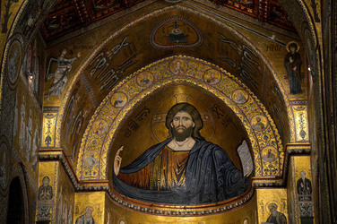 MONREALE in Sicilia con il suo Duomo e il Chiostro panoramiche e particolari. Fotografie di Giulio Azzarello &copy;2014.