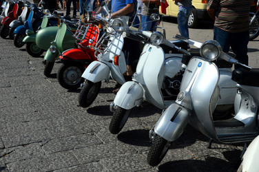VESPE raduno storico a Palermo panoramiche e particolari. Fotografie di Giulio Azzarello &copy;2014.