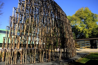 VENEZIA installazione lignea Giardini della Biennale di Arch. Cont. Fotografie di Giulio Azzarello &copy;2022.