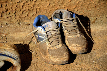 SCARPE di persone povere. Fotografie di Giulio Azzarello &copy;2016.