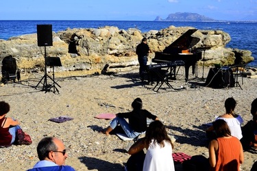 PIANOFORTE fotografie di Giulio Azzarello &copy;2020.