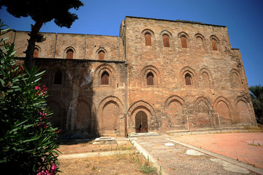 CHIESA E CHIOSTRO DELLA MAGIONE a Palermo panoramiche e particolari. Fotografie di Giulio Azzarello ©2014. CHIESA E CHIOSTRO DELLA MAGIONE a Palermo panoramiche e particolari. Fotografie di Giulio Azzarello ©2014.