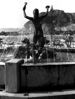 BIANCO NERO. Fotografie di Giulio Azzarello ©2021. BIANCO NERO. Fotografie di Giulio Azzarello ©2021.