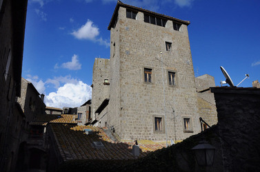 VITERBO e il suo centro storico. Fotografie di Giulio Azzarello &copy;2014.